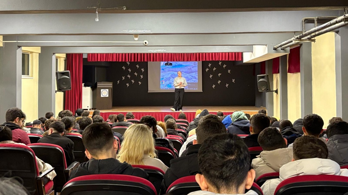 Üniversite Tanıtım Semineri Yapıldı.