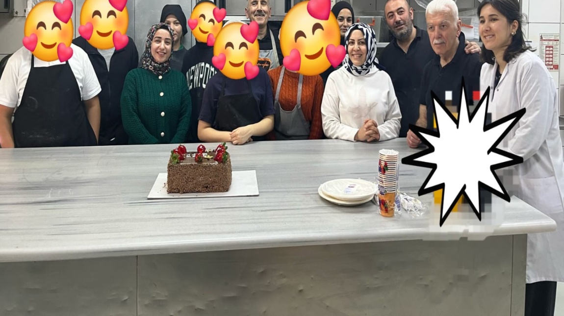 Görgülü Pastanesine Pasta ve Tatlı Yapımı Konulu Gezi düzenlendi.